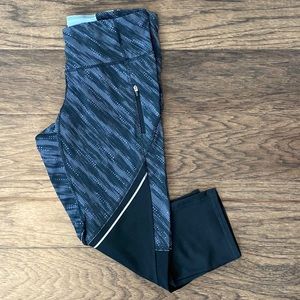 Medium Campion Embrace Capri Athletic Pants